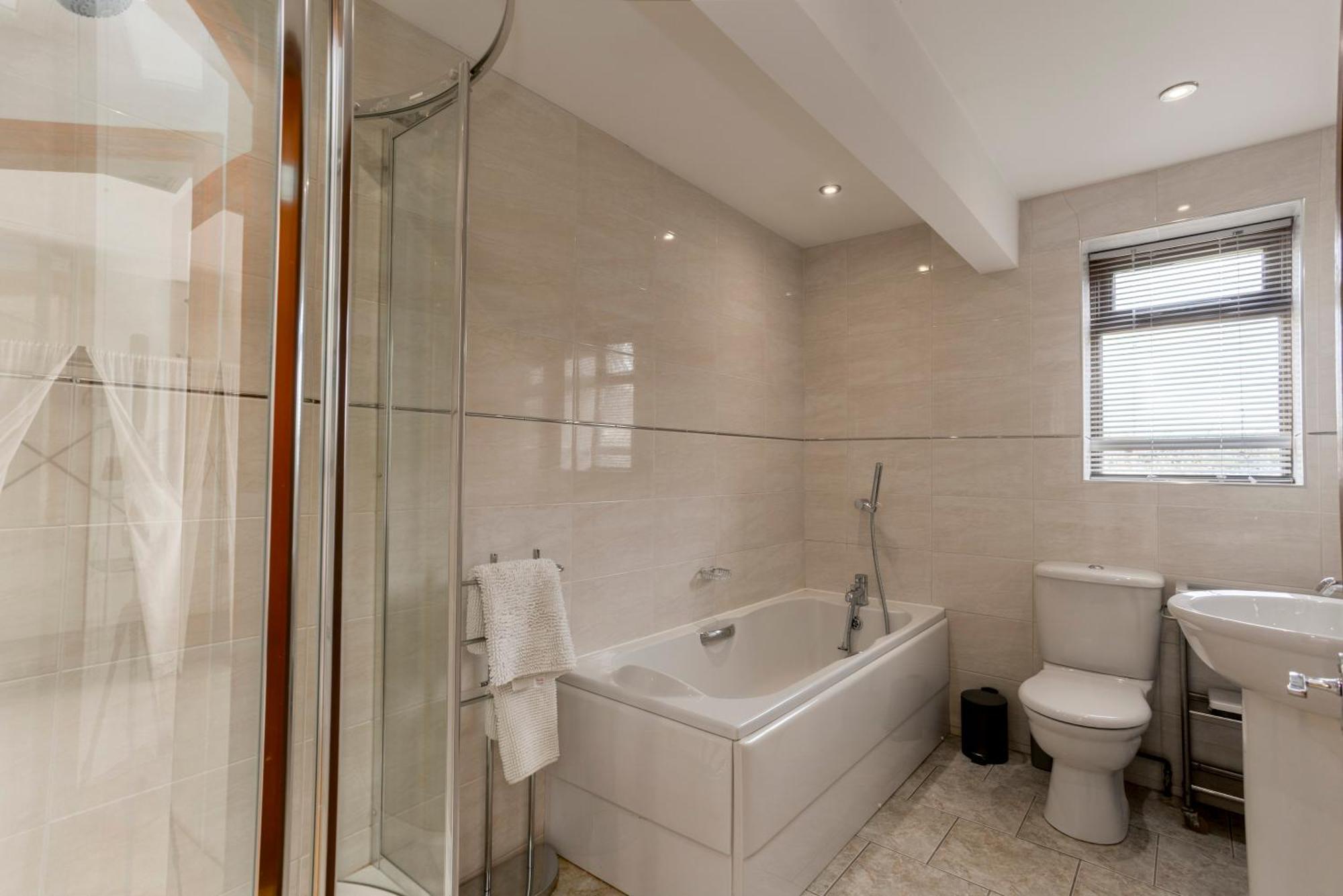 Isabella Place In York - 2 Double Beds, 1 Large Double Bed, Ideal For Families Apartment *